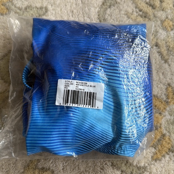 Nike Women's Shift Double Crossback One-Piece Swimsuit - Picture 7 of 8